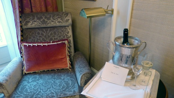Starwood Gold Status Benefits - Great bottle of Champagne & River View Upgrade
