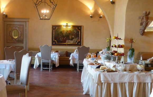 Castello del Nero: La Torre Breakfast Buffet
