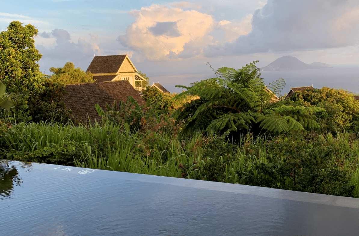 infinity plunge pool at belle mont farm