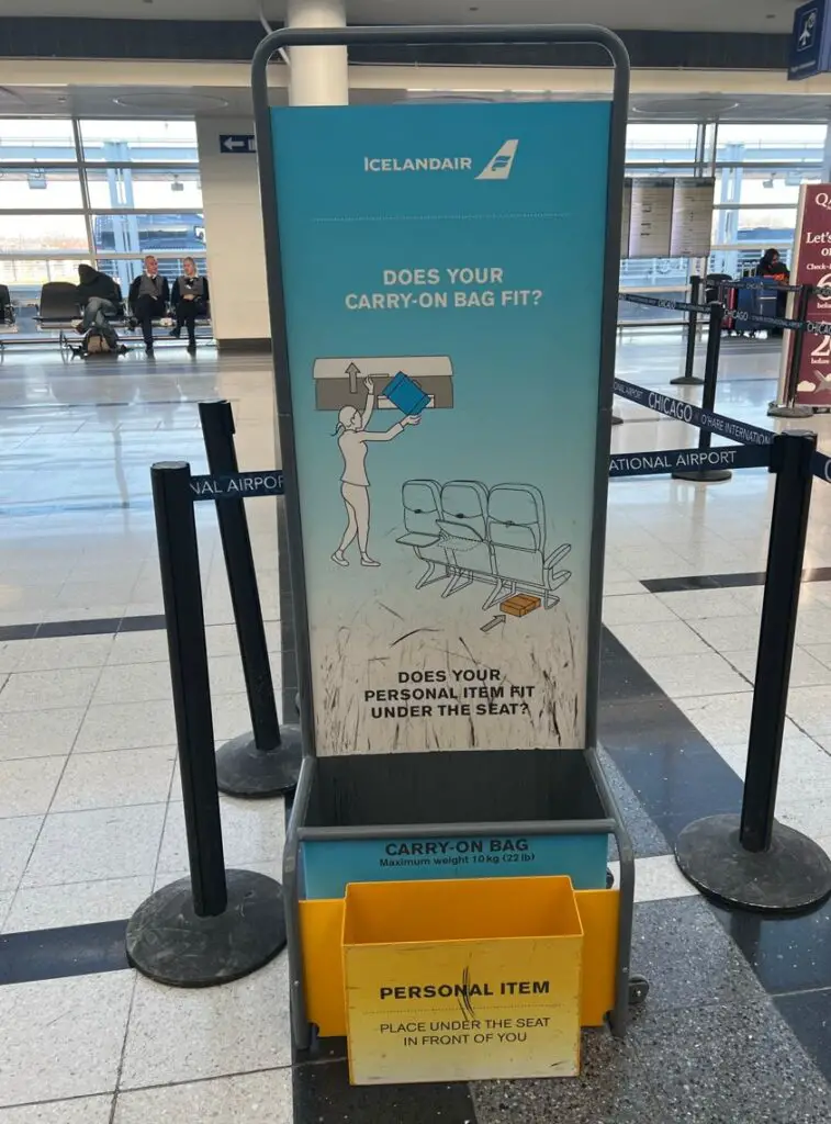 Check your carry-on size with the Icelandair baggage template