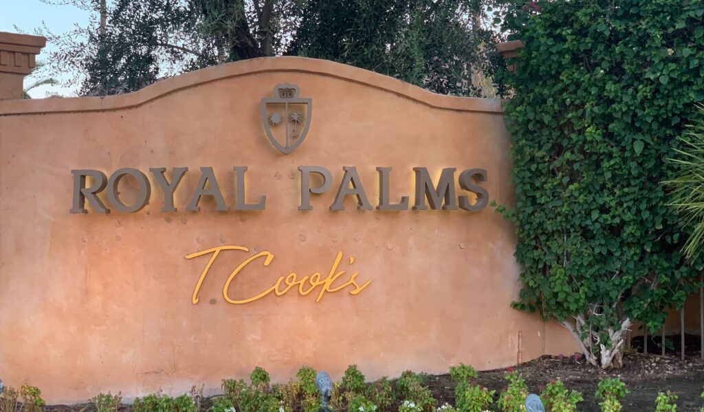 Royal Palms Entrance Sign