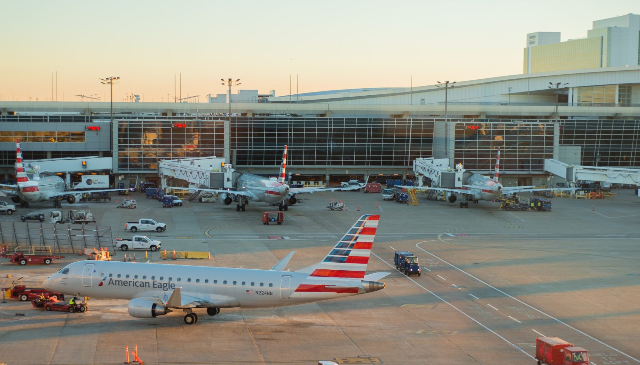 american airlines travel hub